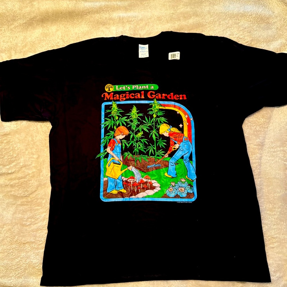 Black tee shirt 420 print NWT